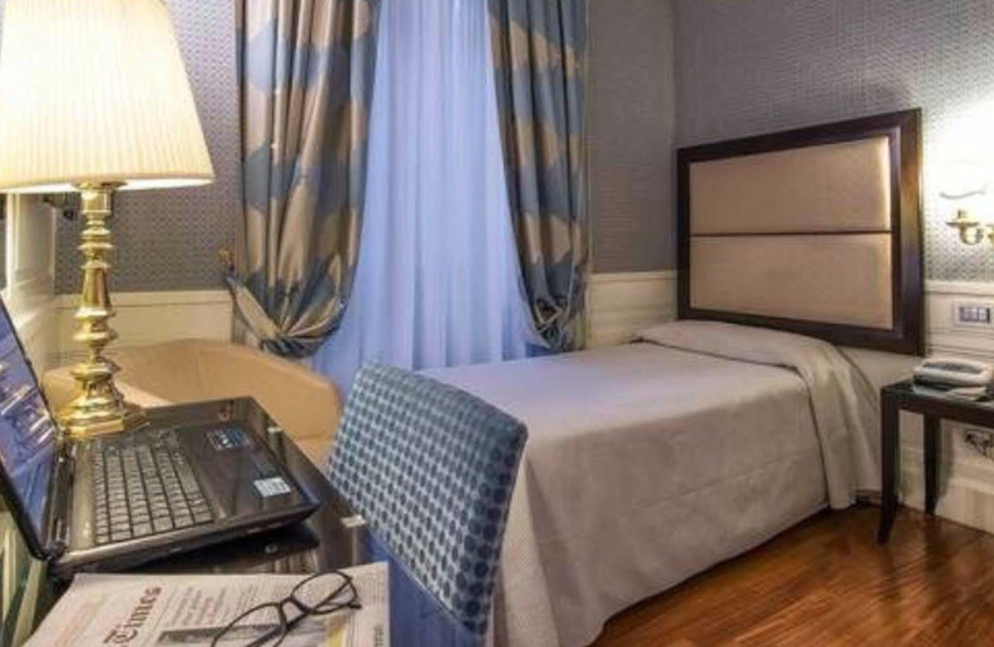 רומא Albergo Del Senato מראה חיצוני תמונה