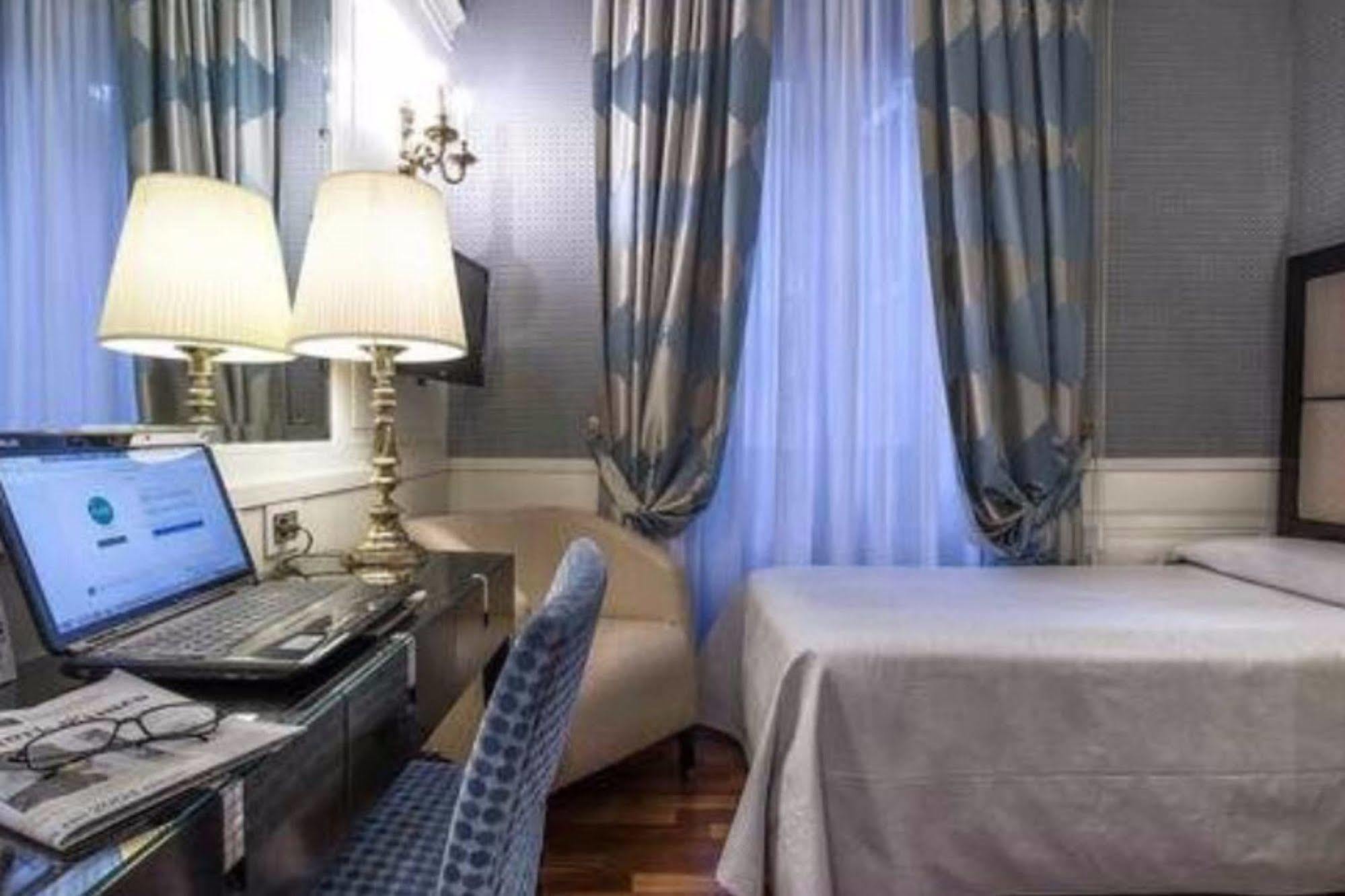 רומא Albergo Del Senato מראה חיצוני תמונה